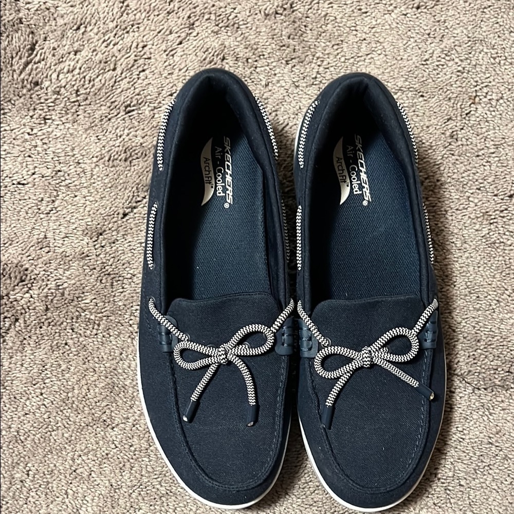 Skechers Women's Black Loafers with White Accents